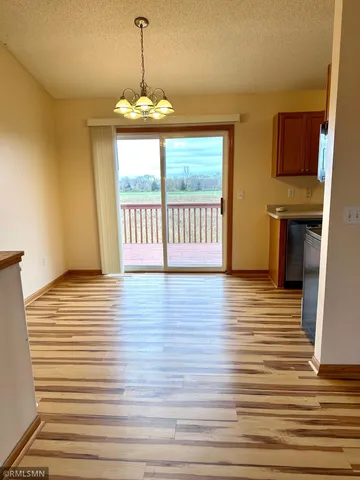 $1,995 | 2027 Brittany Court, Shakopee, MN 55379