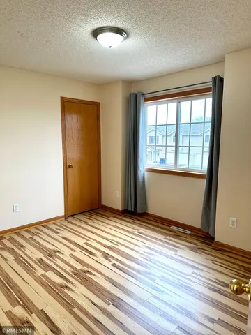 $1,995 | 2027 Brittany Court, Shakopee, MN 55379