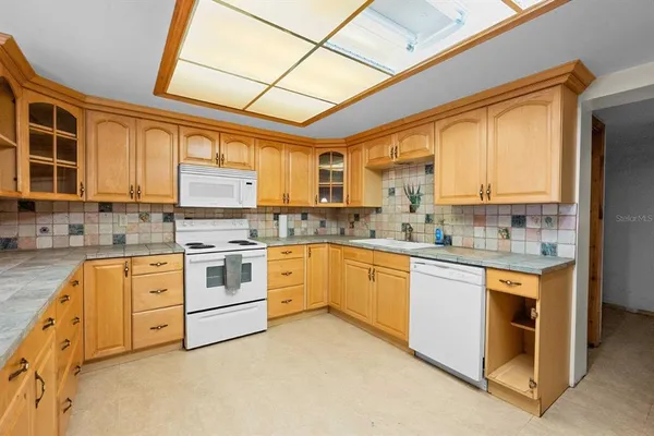 $290,000 | 924 Valmar Street, Brandon, FL 33511