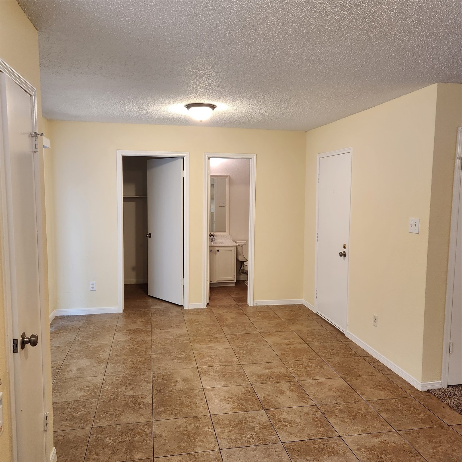 10013 Spring Pl Drive Houston, TX 77070 - Photo 9 of 19