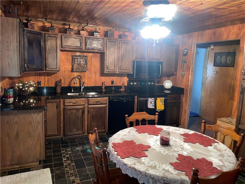 237 Fox Stop Road Charleroi, PA 15022 - Photo 11 of 44 Gallery Image 11