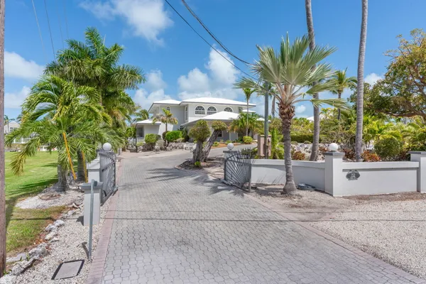 $5,990,000 | 152 Indies Drive North, Marathon, FL 33050