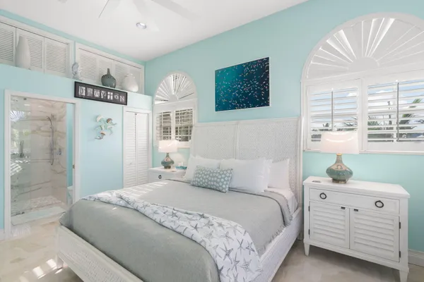 $5,990,000 | 152 Indies Drive South, Duck Key, FL 33050