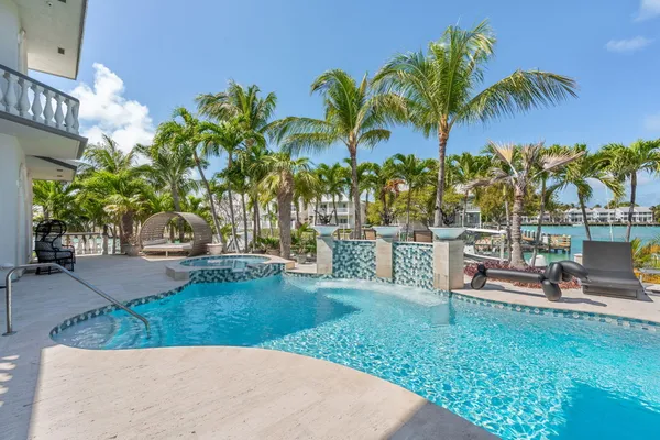 $5,990,000 | 152 Indies Drive North, Marathon, FL 33050