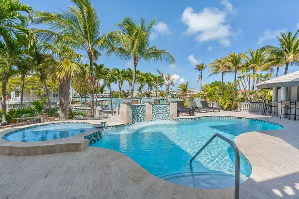 $5,990,000 | 152 Indies Drive South, Duck Key, FL 33050