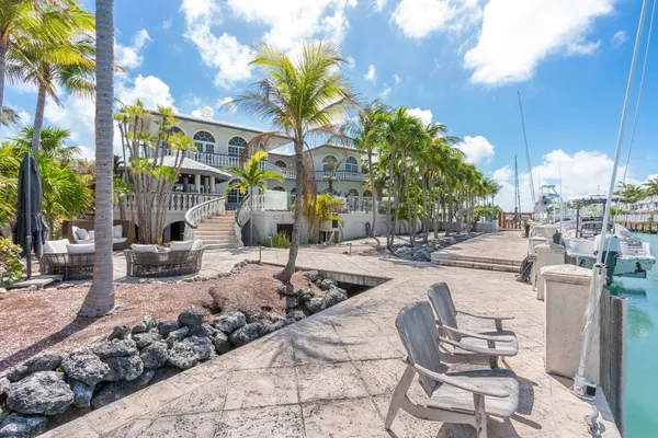 $5,990,000 | 152 Indies Drive North, Marathon, FL 33050