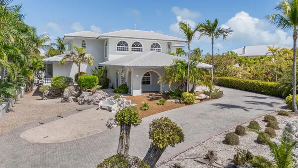 $5,990,000 | 152 Indies Drive South, Duck Key, FL 33050