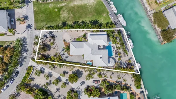 $5,990,000 | 152 Indies Drive North, Marathon, FL 33050
