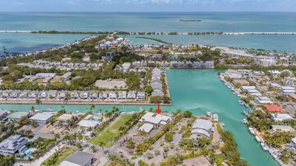 $5,990,000 | 152 Indies Drive North, Marathon, FL 33050