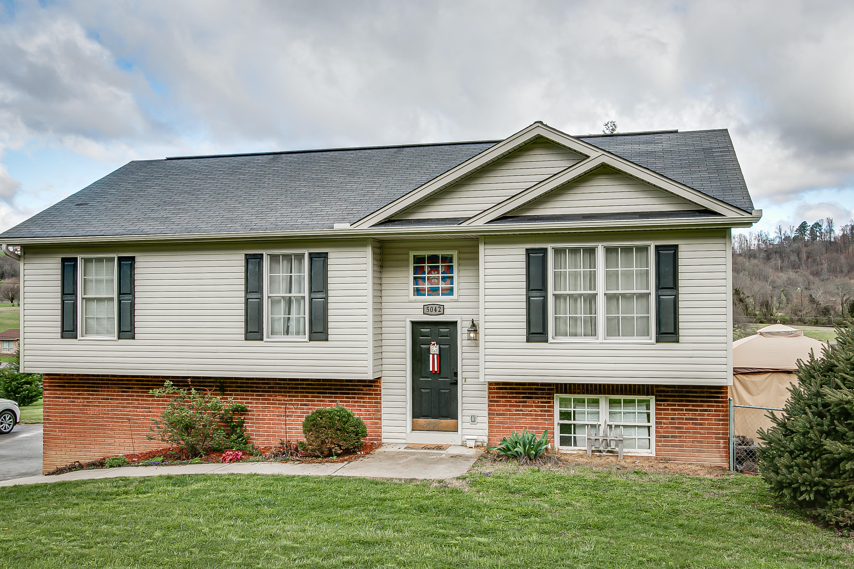 5042 Boss Road Kingsport, TN 37664 - Photo 4 of 29 4