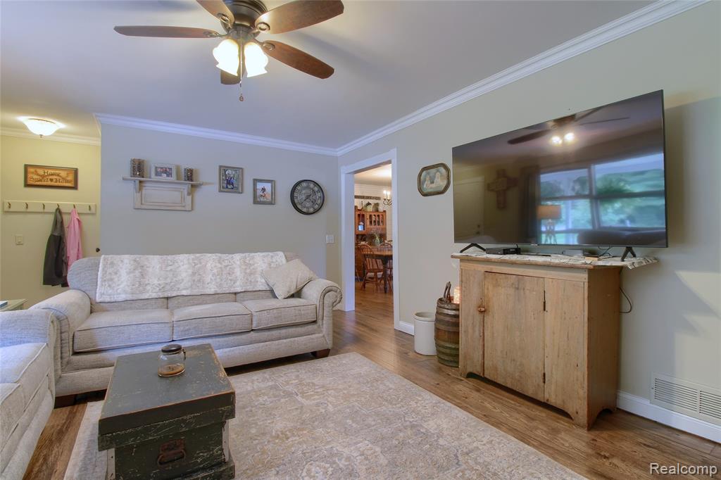 10784 Exeter Road Carleton, MI 48117 - Photo 7 of 64