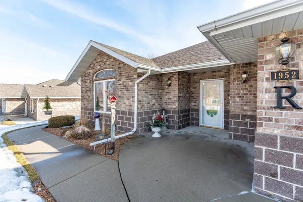 $365,000 | 1952 Oakwood View, Fergus Falls, MN 56537