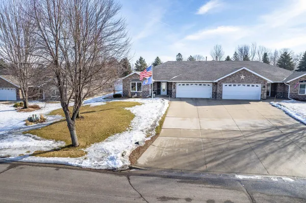 $365,000 | 1952 Oakwood View, Fergus Falls, MN 56537