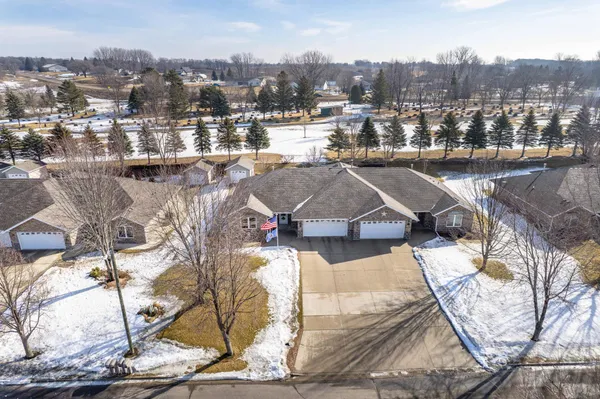 $365,000 | 1952 Oakwood View, Fergus Falls, MN 56537