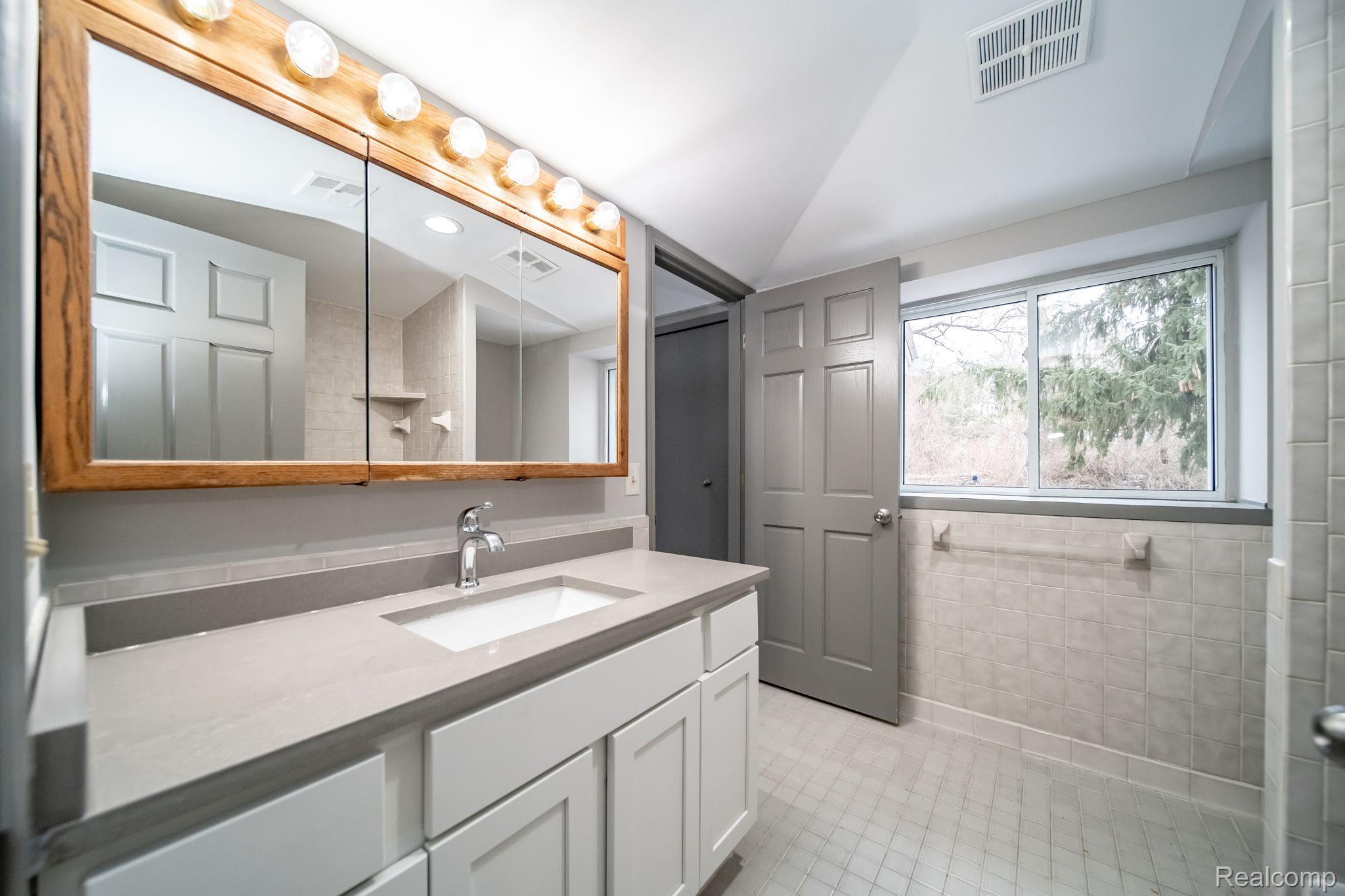 480 South Rochester Road Oakland, MI 48363 - Photo 46 of 91 Gallery Image 46