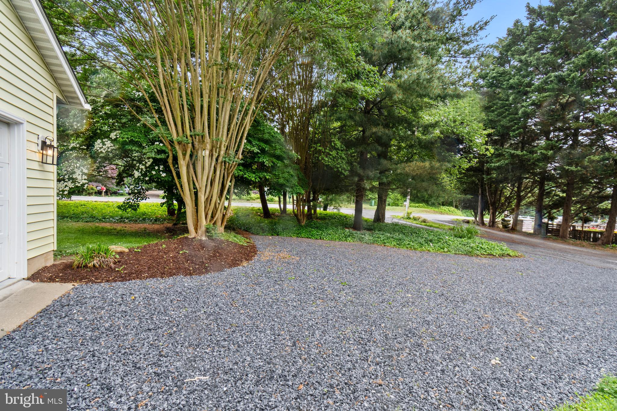 1132 Bay Ridge Road Annapolis, MD 21403 - Photo 39 of 49 Professionally landscaped