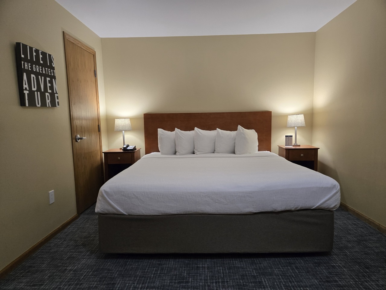111 Center Street, Unit 355 Lake Geneva, WI 53147 - Photo 9 of 47 King Size Bed