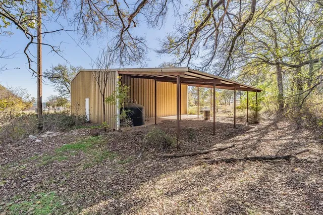 $490,000 | 501 Lazy B Lane, Springtown, TX 76082