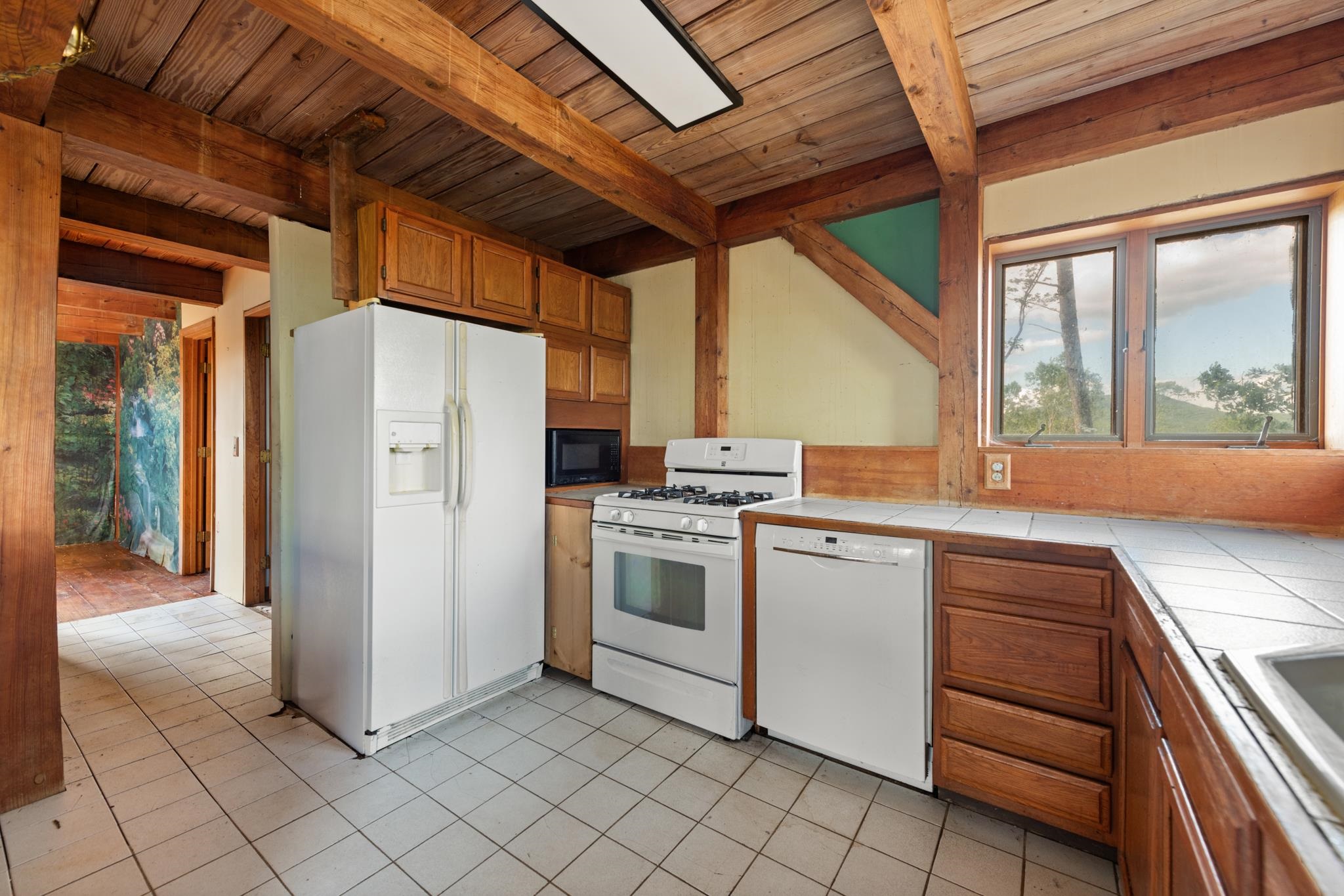 81 Disdam Road Holderness, NH 03245 - Photo 13 of 37