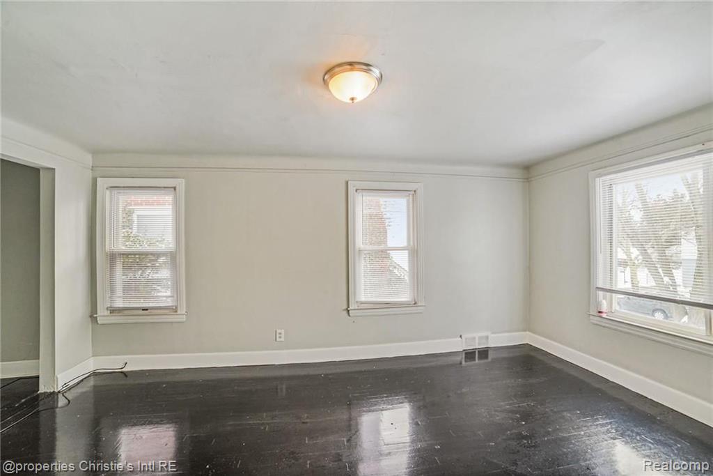 4348 Harvard Road Detroit, MI 48224 - Photo 8 of 9