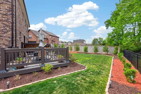 $564,000 | 203 Strongpoint Drive, Hendersonville, TN 37075