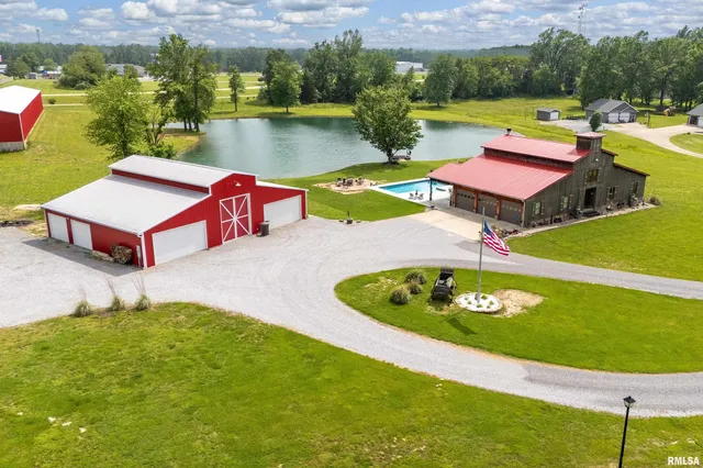 $669,000 | 1717 Marion Street, Carterville, IL 62918