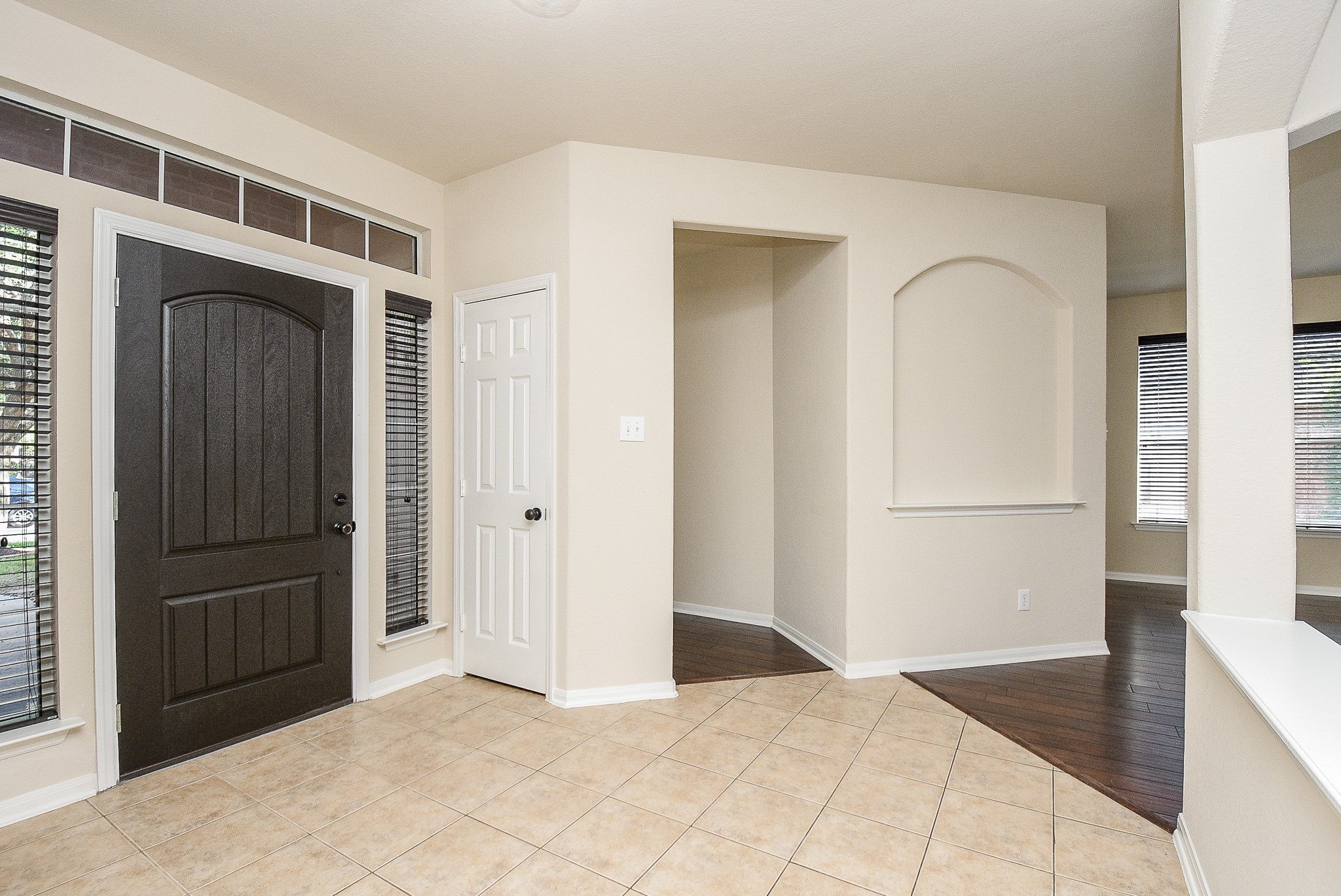 9135 Edgeloch Drive Spring, TX 77379 - Photo 3 of 32