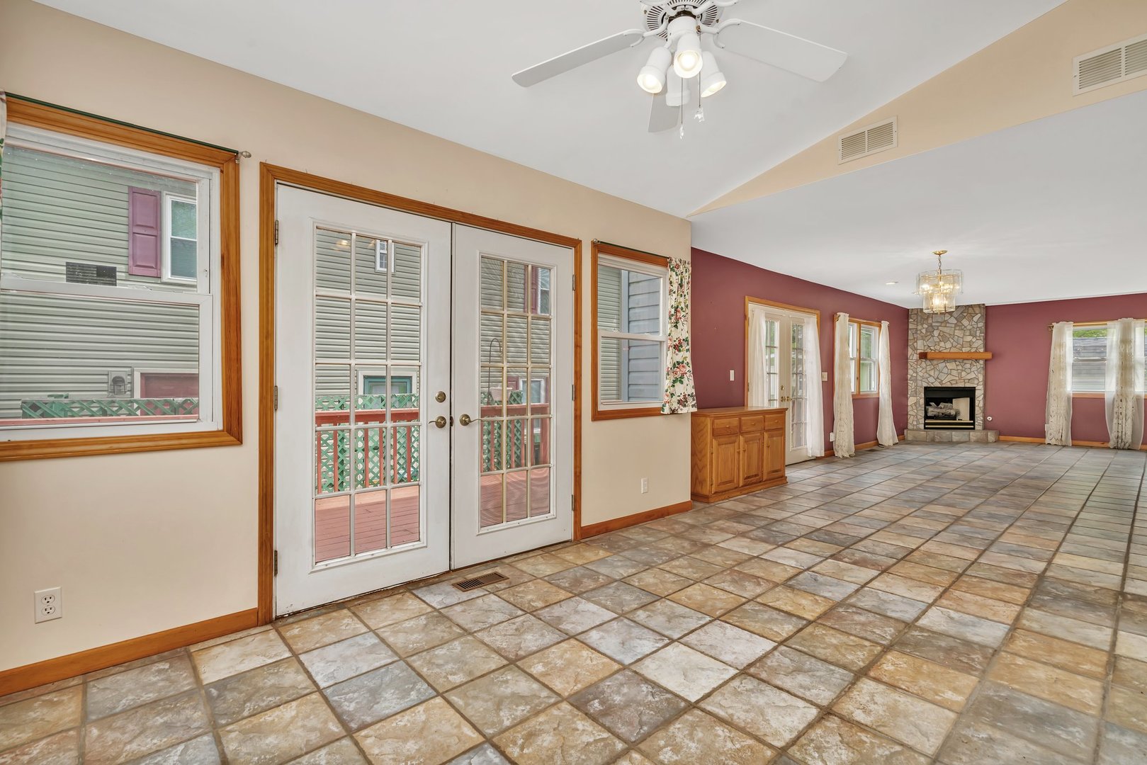 112 Fossil Ridge Road Wilmington, IL 60481 - Photo 5 of 35 Gallery Image 5
