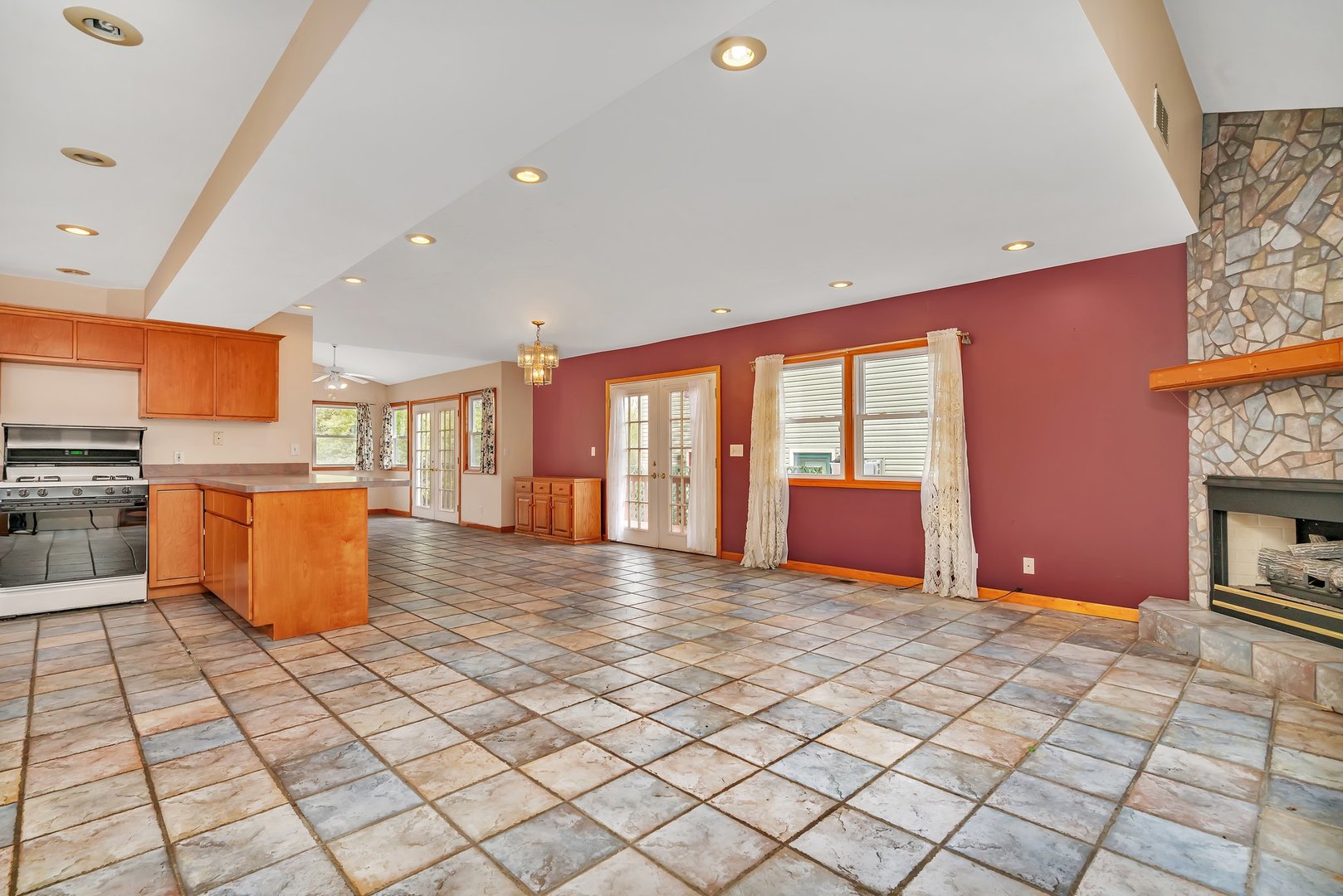 112 Fossil Ridge Road Wilmington, IL 60481 - Photo 6 of 35 Gallery Image 6
