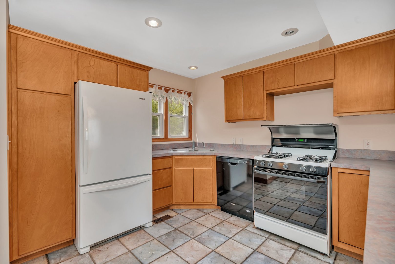 112 Fossil Ridge Road Wilmington, IL 60481 - Photo 10 of 35 Gallery Image 10