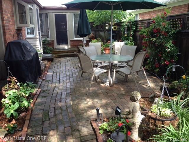 446 Lexington Road Grosse Pointe, MI 48236 - Photo 22 of 23 21patio 2.jpg