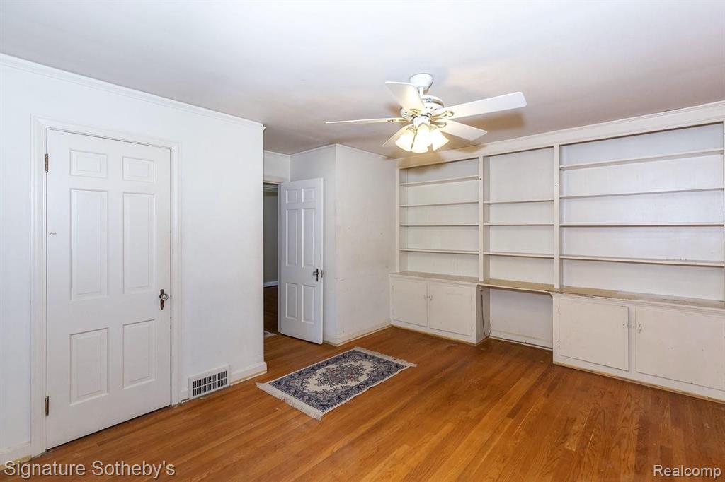 27745 Rackham Drive Lathrup Village, MI 48076 - Photo 15 of 36