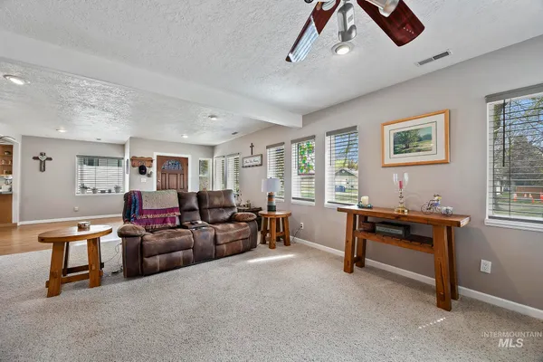 $349,950 | 704 East Ave D, Jerome, ID 83338