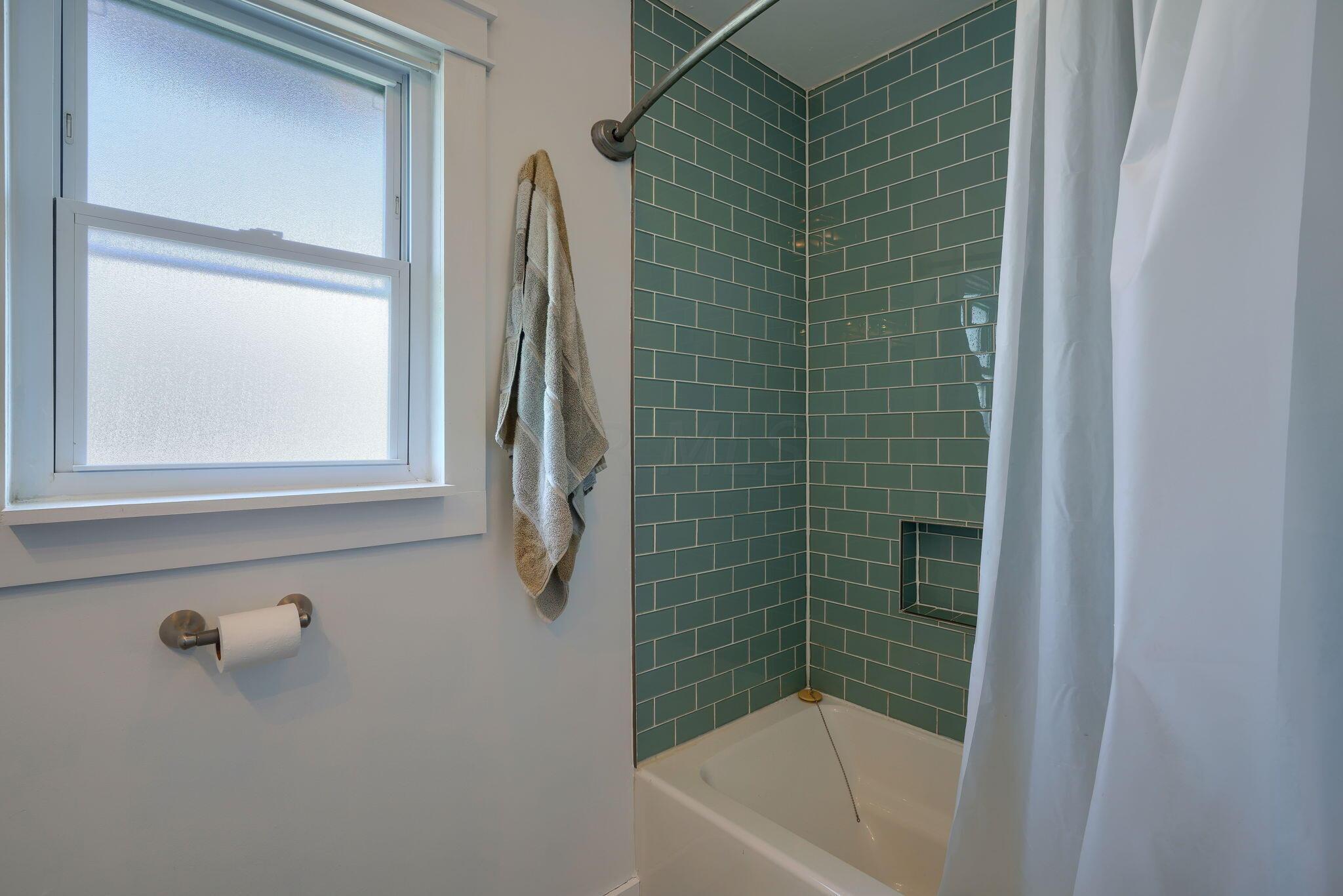 2493 East Howard Road Columbus, OH 43207 - Photo 24 of 39 2493 E Howard Rd (44)