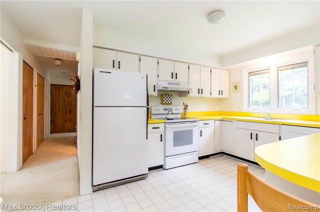 35772 Congress Road Farmington Hills, MI 48335 - Photo 9 of 25