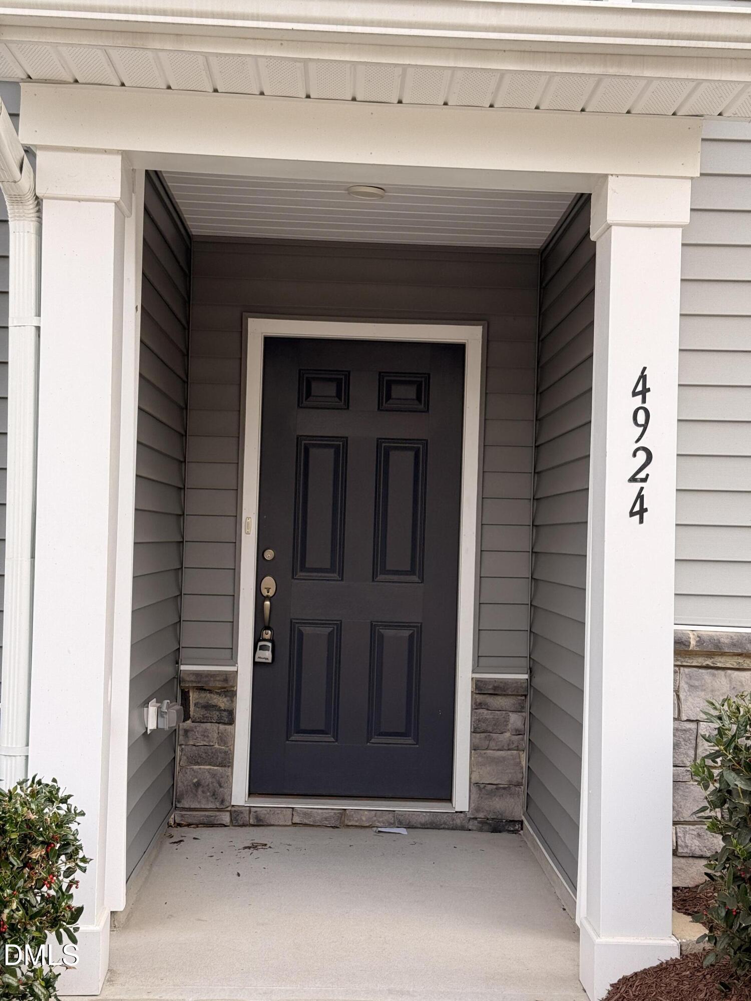 4924 Southern Magnolia Drive Raleigh, NC 27604 - Photo 2 of 44 IMG_4421