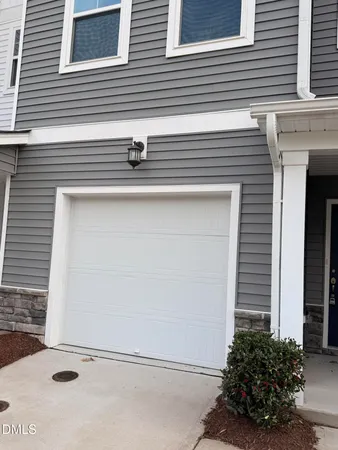 $1,995 | 4924 Southern Magnolia Drive, Raleigh, NC 27604