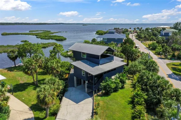 $925,000 | 10701 Pine Island Drive, Weeki Wachee, FL 34607