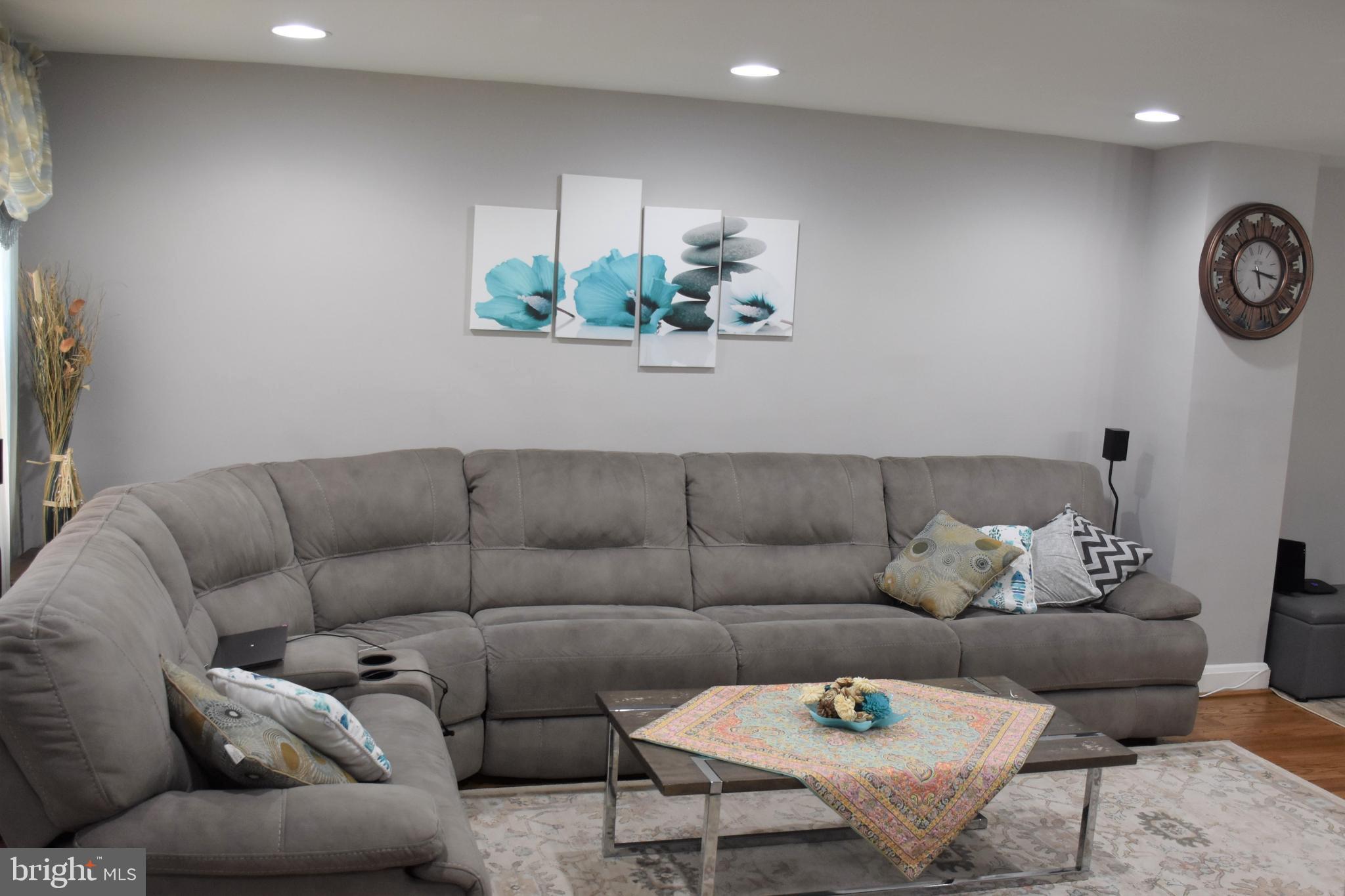 1218 Harwall Road Baltimore, MD 21207 - Photo 2 of 44 LIVING ROOM