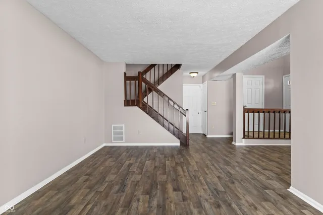 $195,900 | 2449 Chaseway Court, Indianapolis, IN 46268