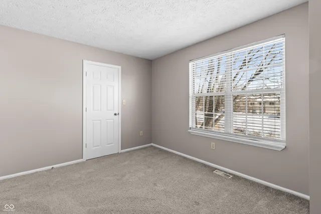 $195,900 | 2449 Chaseway Court, Indianapolis, IN 46268