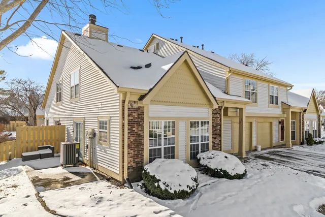 $195,900 | 2449 Chaseway Court, Indianapolis, IN 46268