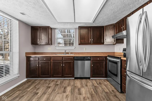 $195,900 | 2449 Chaseway Court, Indianapolis, IN 46268