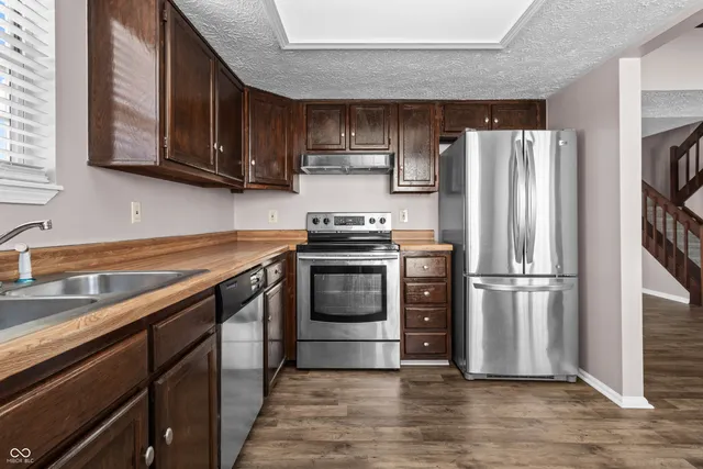 $195,900 | 2449 Chaseway Court, Indianapolis, IN 46268