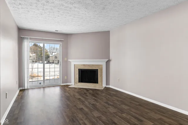 $195,900 | 2449 Chaseway Court, Indianapolis, IN 46268