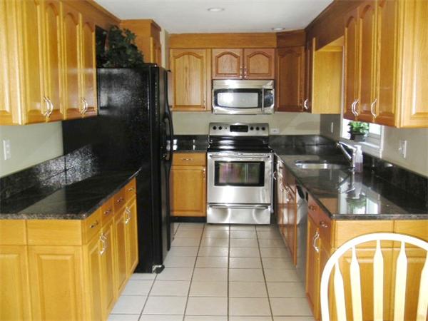 65 Davidson Road Framingham, MA 01701 - Photo 2 of 9