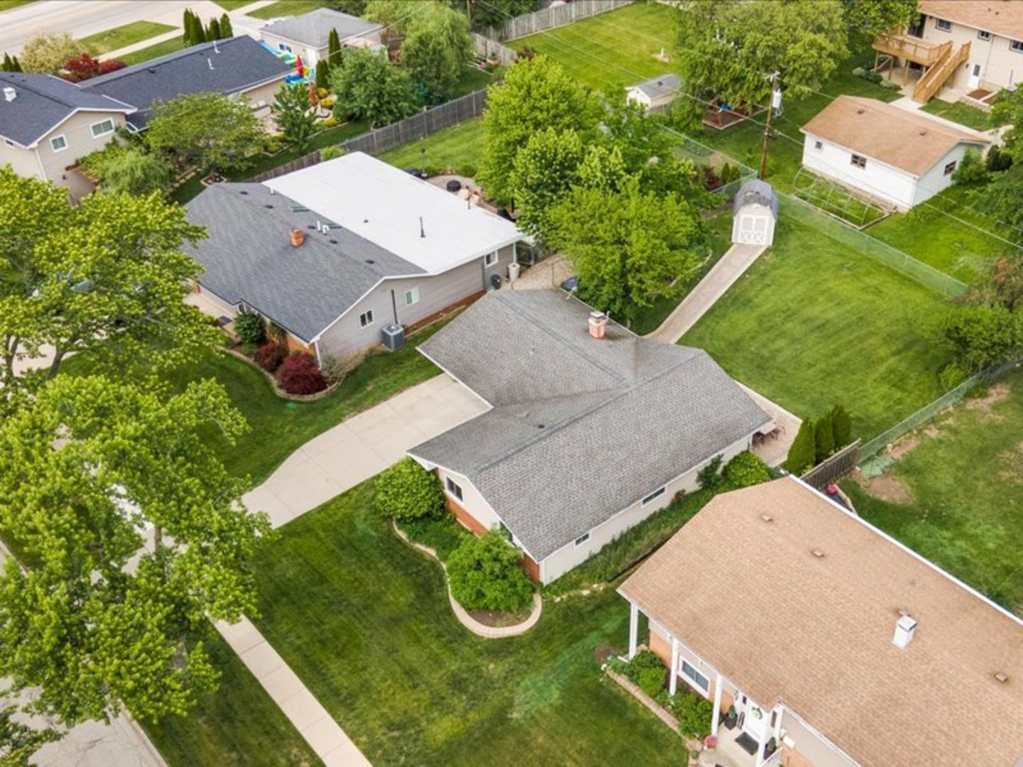 1755 Monticello Road Hoffman Estates, IL 60169 - Photo 29 of 34