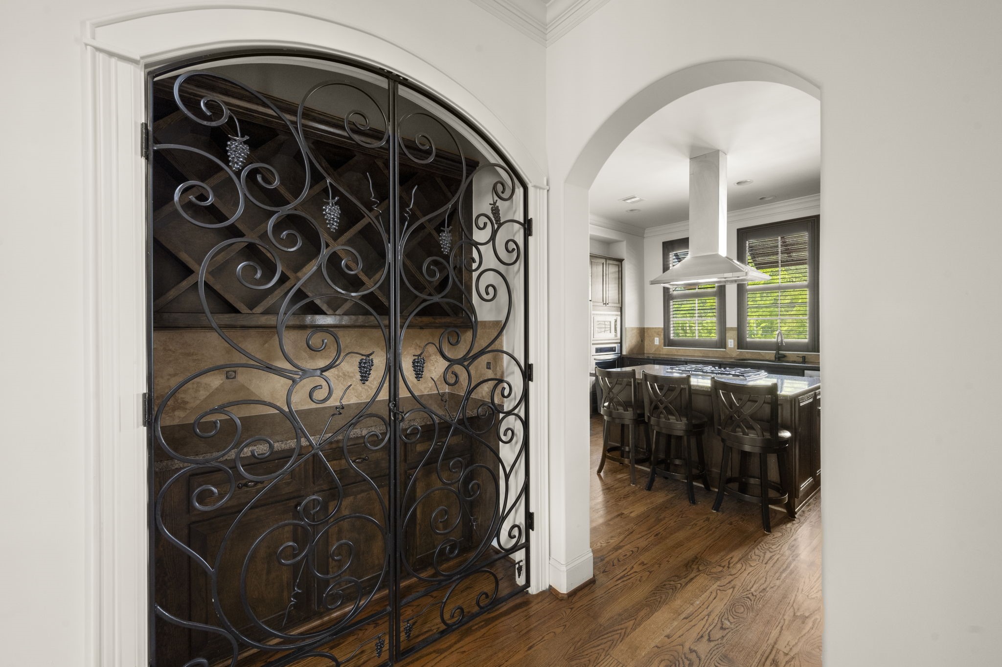 1743 Indiana Street Houston, TX 77006 - Photo 14 of 39