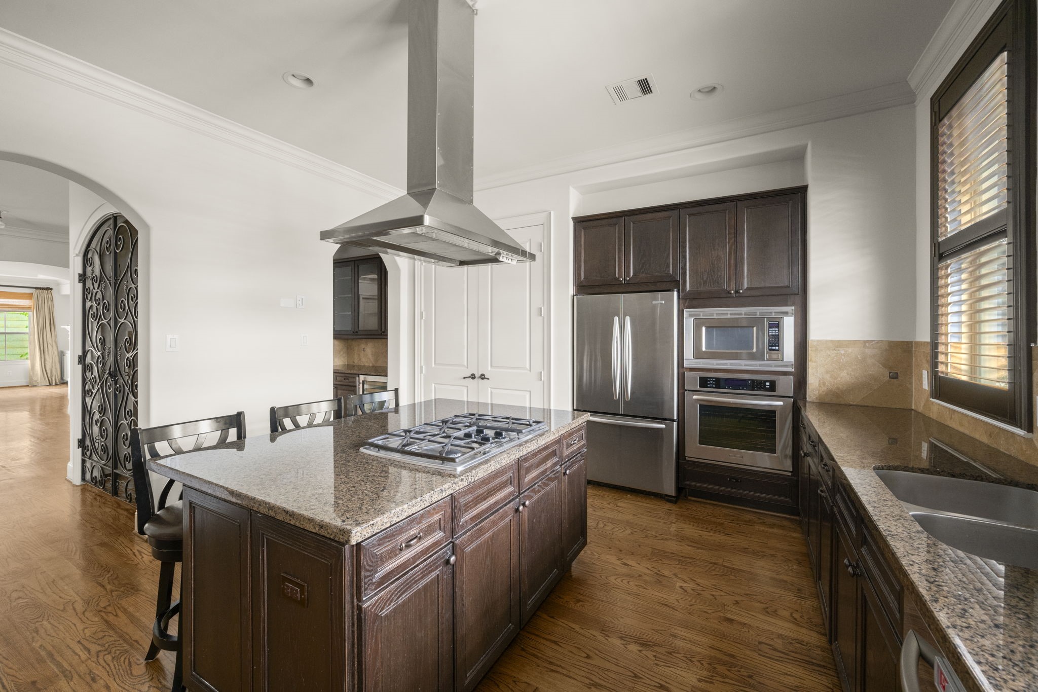 1743 Indiana Street Houston, TX 77006 - Photo 18 of 39