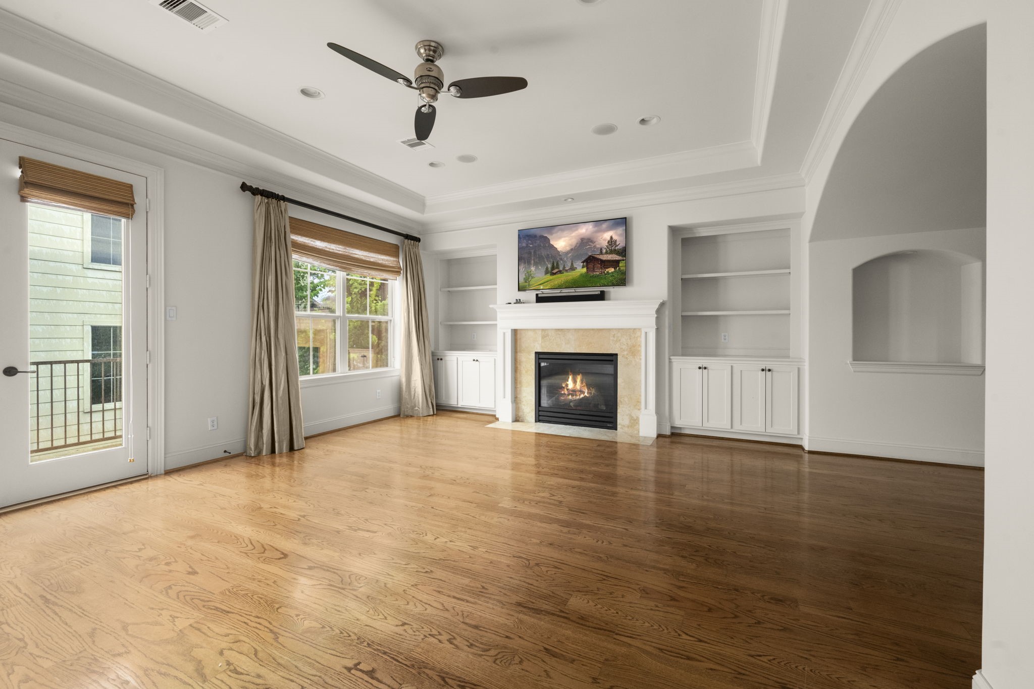 1743 Indiana Street Houston, TX 77006 - Photo 24 of 39